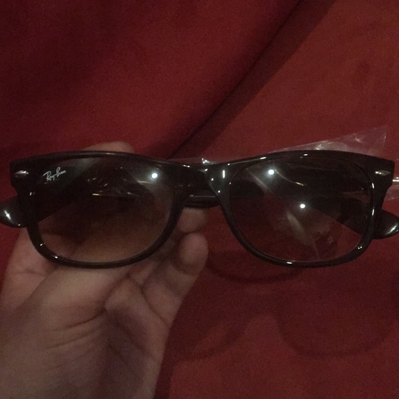 Ray Ban new wayfarers - Picture 1 of 3
